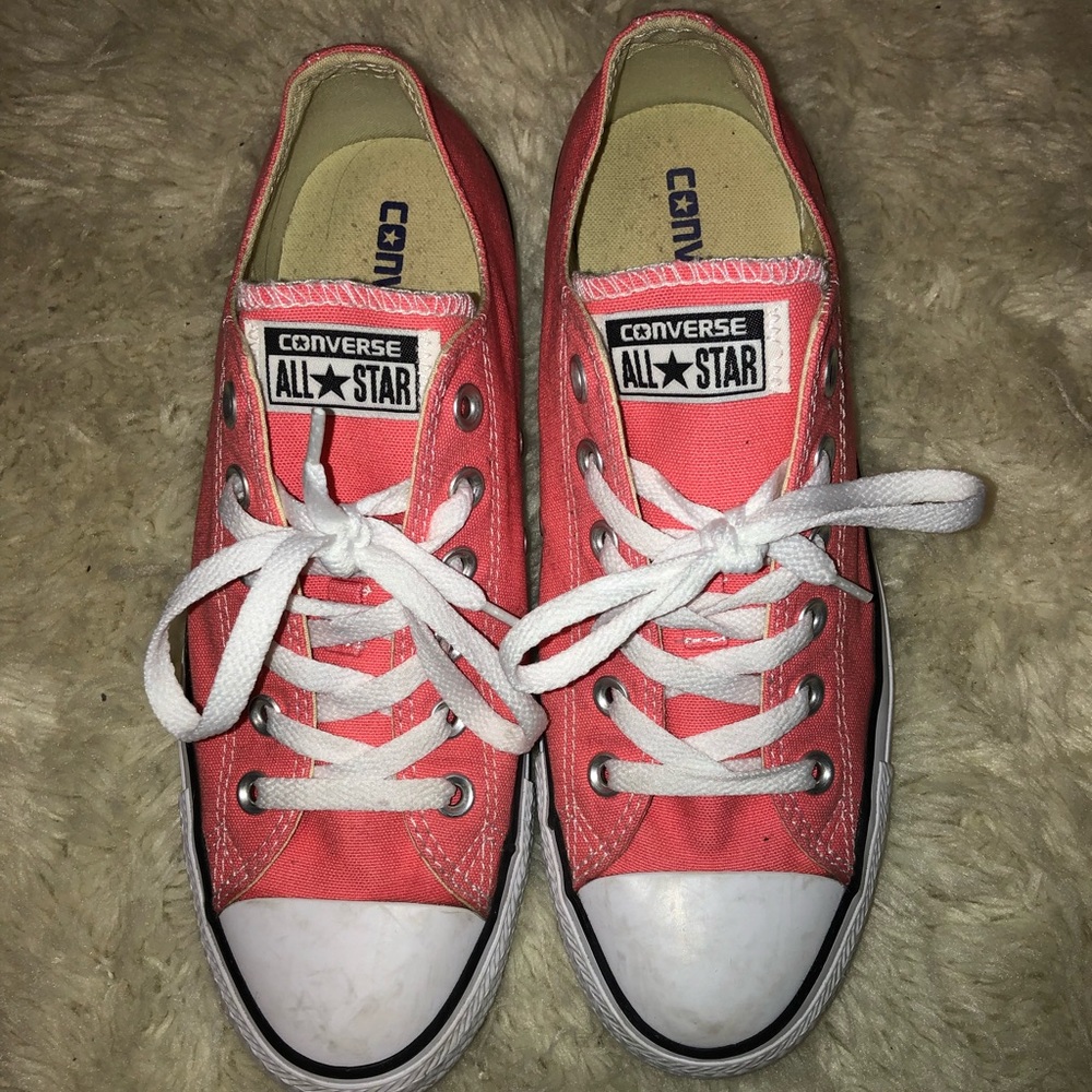 Light pink Converse